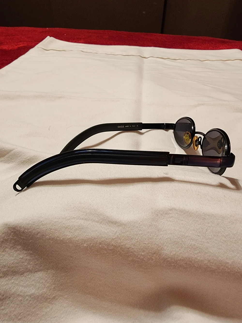 Gucci Navy Blue Metal Small Oval Unisex Aviator Sunglasses - Excellent Condition
